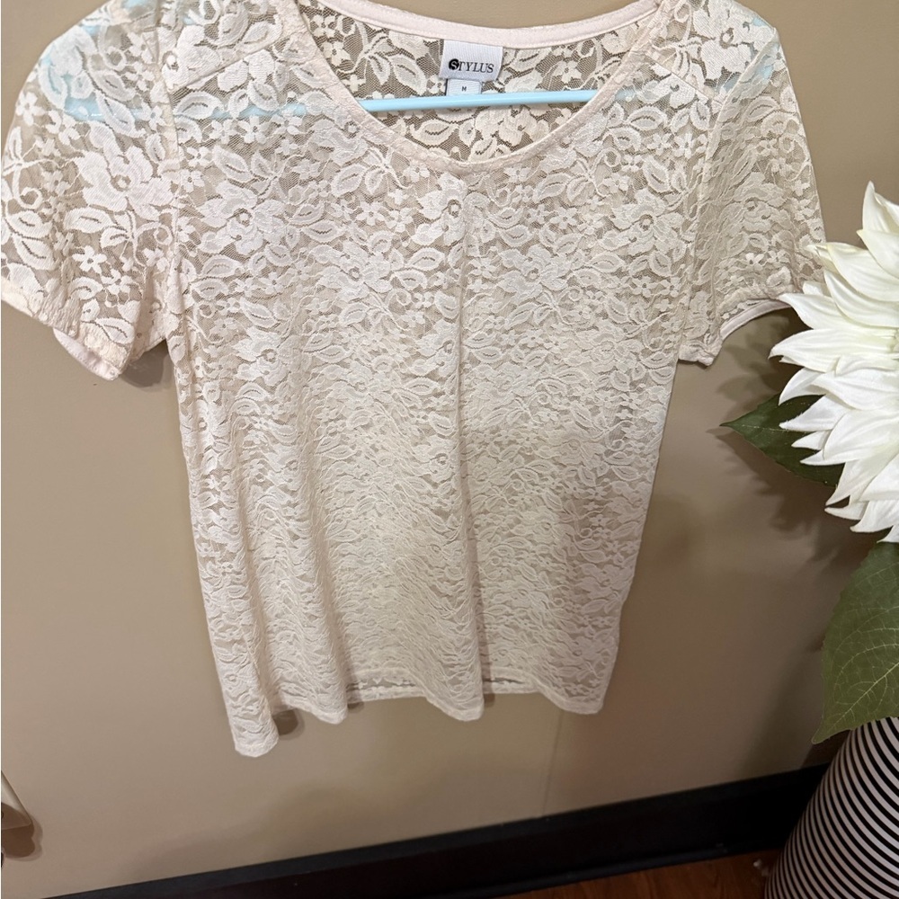 STYLUS Cream Lace Short Sleeve Top